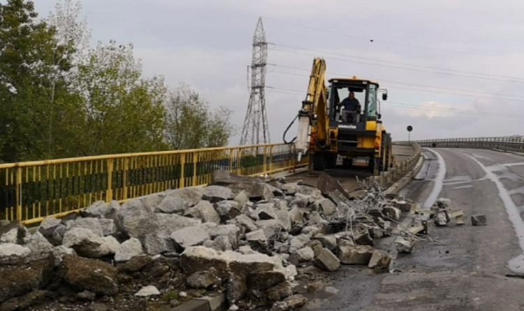 Au debutat lucrările pe cealaltă jumătate a pasajului rutier de pe Strada Petru Cercel!