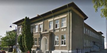 Două clase de la școala “Vasile Cârlova” din Târgoviște trec la scenariul roșu de învățare!