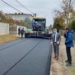 Continuă lucrările de asfaltare în comuna Răzvad!