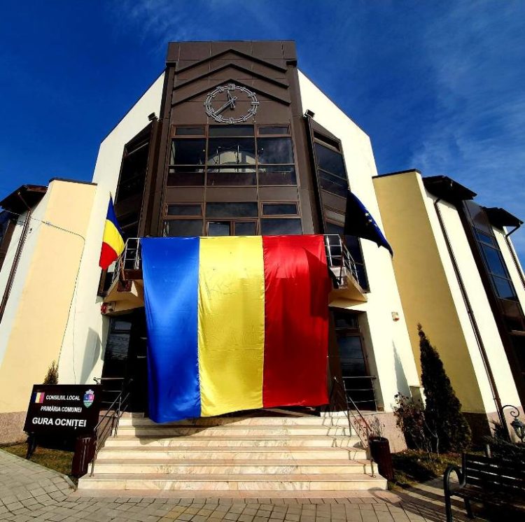 În comuna Gura Ocniței este obligatorie purtarea măștii în toate spațiile publice!