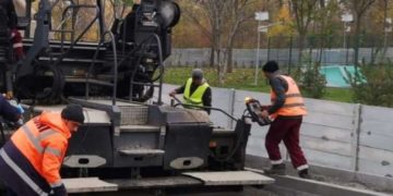 Continuă asfaltarea și pe strada Cornel Popa!
