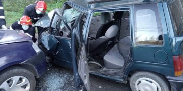 Coliziune produsă între două autoturisme la Pietrari!