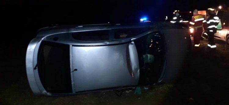 Un tânăr de 19 ani a murit după ce s-a răsturnat cu mașina!