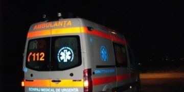 Un bărbat a murit după ce a încercat să ajute la scoaterea unui autovehicul intrat în şanţ!