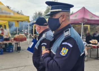 Doi bărbați au fost amendați pentru că nu purtau mască în interiorul unui hipermarket!