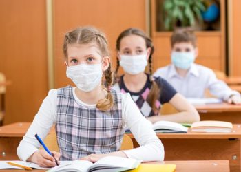 Doar 20 de școli din Dâmbovița mai sunt în scenariul verde!