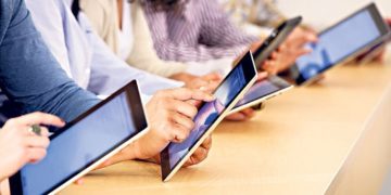 Peste 5.000 de tablete vor ajunge la copiii din Dâmbovița!