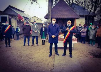 Corneliu Ștefan a participat la resfințirea unei troițe ridicate în 1901 în comuna Gura Șuții!