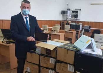 Cele 339 de tablete au ajuns la școala Dărmănești!