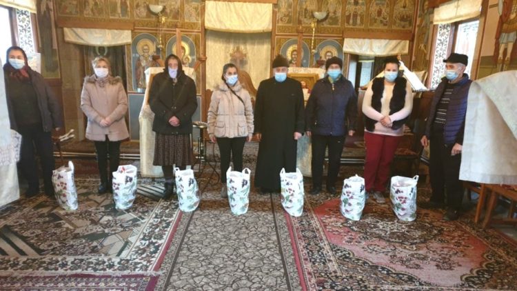 S-au desfășurat proiecte sociale în  valoare de 22.000 de lei pentru copii și bătrâni!