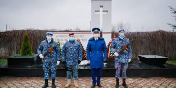 În orașul Titu a avut loc o ceremonie în memoria Eroilor Revoluţiei Române din 1989!