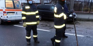 Două persoane au fost rănite în urma unei coliziuni auto!