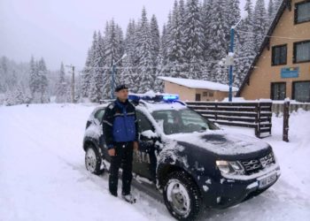 Jandarmii montani de la posturile Zănoaga și Peștera sunt mereu aproape de turiști!