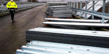 Se lucrează la podul nou de la Teiș!