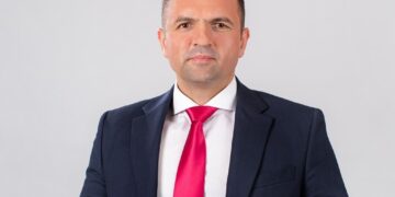 S-a semnat contractul pentru modernizarea sistemului de iluminat public!