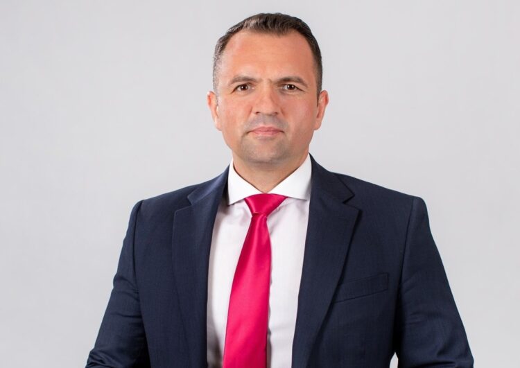 S-a semnat contractul pentru modernizarea sistemului de iluminat public!