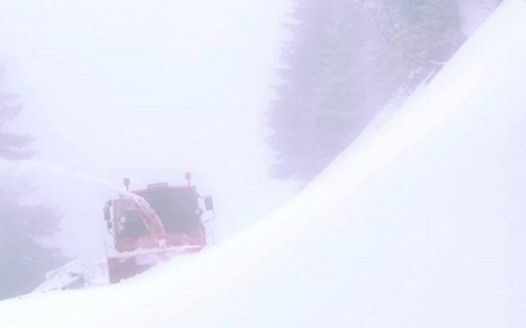 Transbucegi este închis din cauza viscolului și a scăderii vizibilității!