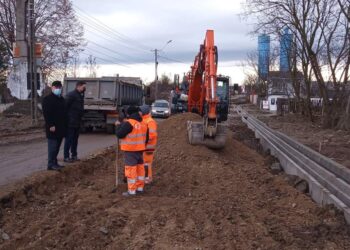 S-au reluat lucrările pe strada 22 Decembrie din Moreni!