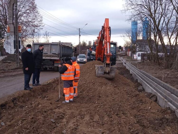 S-au reluat lucrările pe strada 22 Decembrie din Moreni!