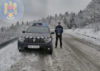 Trei turiști au fost ajutați de jandarmii montani de la Postul Zănoaga!