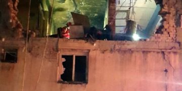 Explozie urmată de incendiu într-un bloc din Găești!