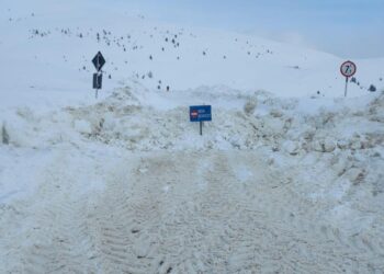 DJ 713 a fost închis din cauza unei avalanșe!