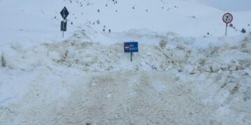 DJ 713 a fost închis din cauza unei avalanșe!
