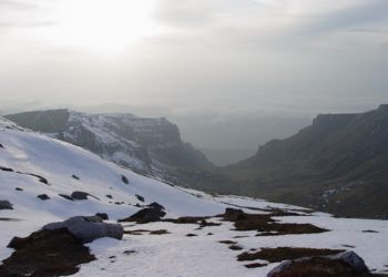 Un bărbat epuizat fizic a dormit două nopţi sub cerul liber în Bucegi!
