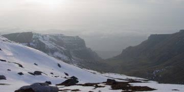 Un bărbat epuizat fizic a dormit două nopţi sub cerul liber în Bucegi!