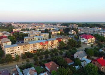 S-au semnat contractele care vizează reabilitarea termică a două blocuri din Găești!