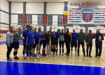 Jucătoarele și antrenorii echipei de volei a Clubului Sportiv Municipal Târgoviște au avut un invitat special la antrenamentul din 2 februarie!