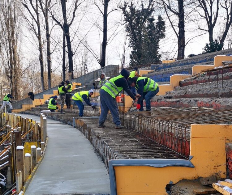 Continuă lucrările la Stadionul “Eugen Popescu” din Târgoviște!
