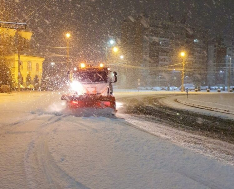 Administrația locală targovișteană a desfășurat activități de deszăpezire!