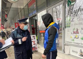 Sute de amenzi date de polițiști pentru nerespectarea măsurilor de combatare a epidemiei de covid-19!