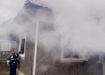 Un incendiu a izbucnit la o casă din Priboiu!
