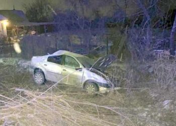 Un tânăr din Dâmbovița a intrat cu mașina într-un cap de pod!