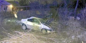 Un tânăr din Dâmbovița a intrat cu mașina într-un cap de pod!