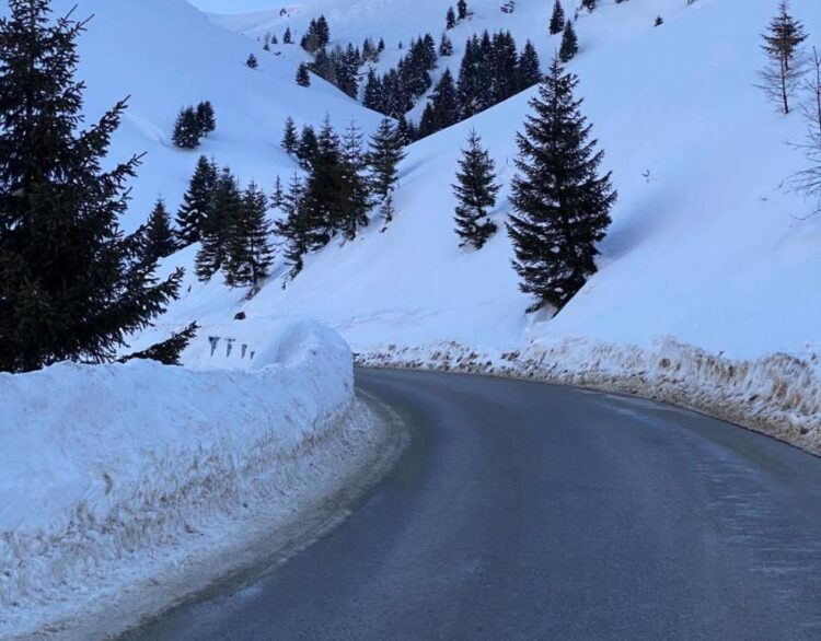 Trans Bucegi a fost redeschis circulației auto!