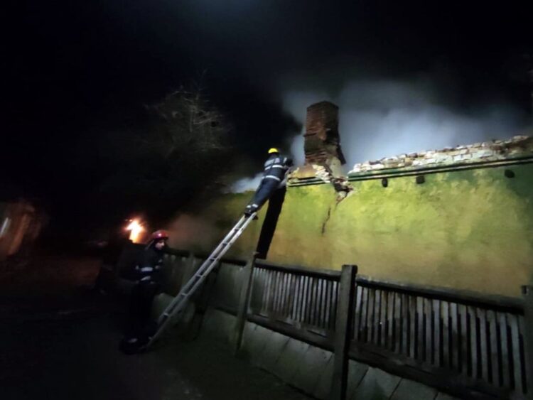 Un bărbat de 85 de ani a fost găsit carbonizat în casă!