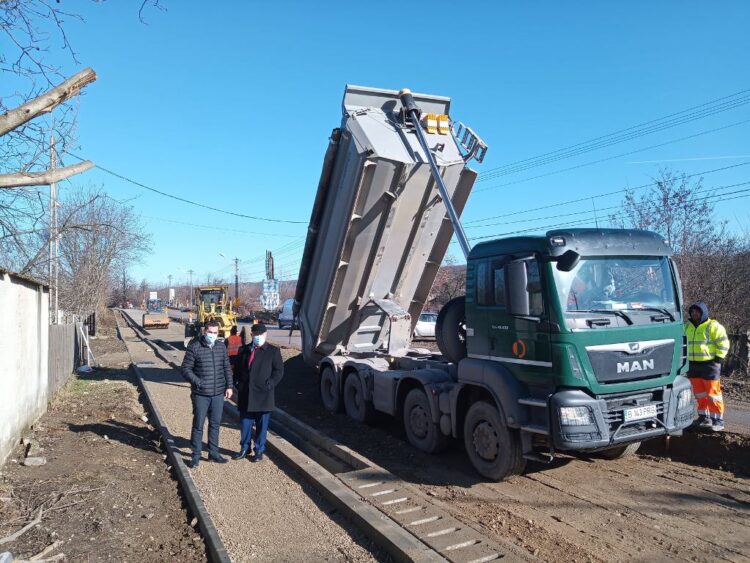 Lucrările de pe străzile Municipiului Moreni continuă într-un ritm susținut!