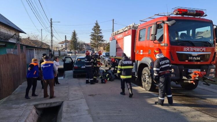 Pompier accidentat de o mașină în timpul unei misiuni!