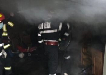 Incendiu puternic la o gospodărie din comuna Dragomirești!