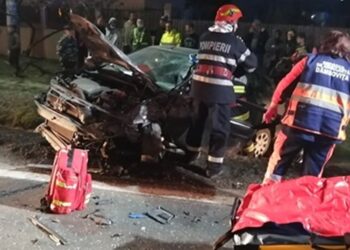 Coliziune puternică între două autoturisme la Bâldana!