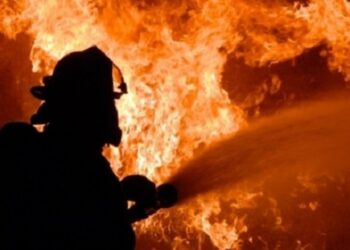 Incendiu puternic la o casă din satul Racovița!