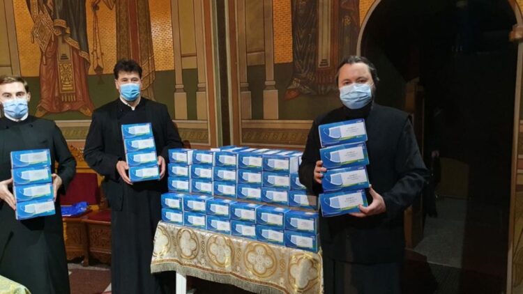 430.000 de măști de protecție oferite de Mitropolitul Nifon!