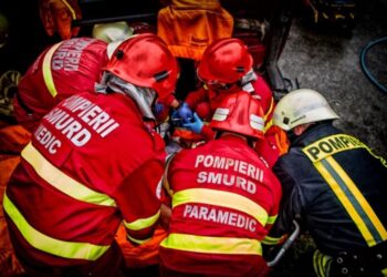 O casă din orașul Fieni a fost cuprinsă de flăcări!