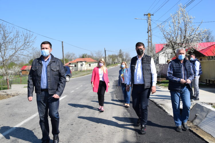 Obiective importante de investiții sunt în curs de realizare în județul Dâmbovița. Stadiile de implementare sunt în grafice.