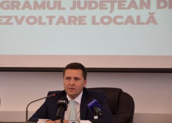 Prin intermediul PJDL, alte contracte de finanțare de lucrări au fost semnate astăzi de președintele CJD, Corneliu Ștefan, cu unități administrativ-teritoriale din județul Dâmbovița