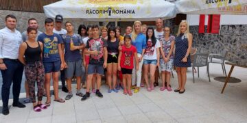 Vacanță pentru 20 de adolescenți din cadrul Complexului de Servicii Sociale „Floare-de-Colț” din Târgoviște
