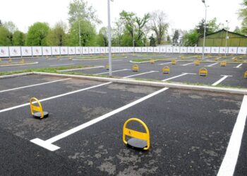 PRIMĂRIA FIENI -Anunț asupra depunerii solicitării de emitere a acordului de mediu pentru proiectul”Construire parcare bl.29, blocurile roşii precum şi înfiinţare cale acces auto”